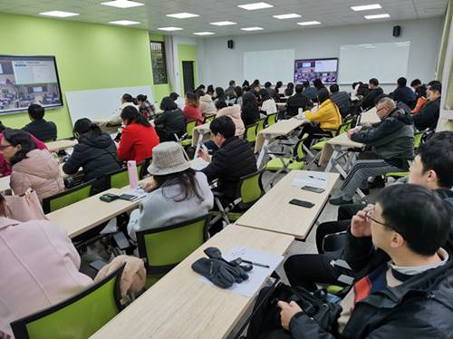 http://www.zitaitiyu.com/__local/3/9B/D6/E0197660C50FE7BA525B99BDF1A_F8B863E3_16A04.jpg